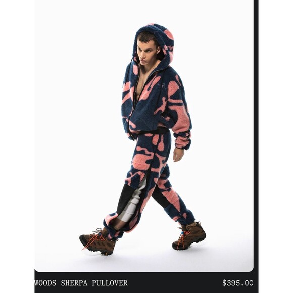 Le Pere Woods Quarter Zip Sherpa Pullover, Color Redbud Pink & Navy - Picture 3 of 7